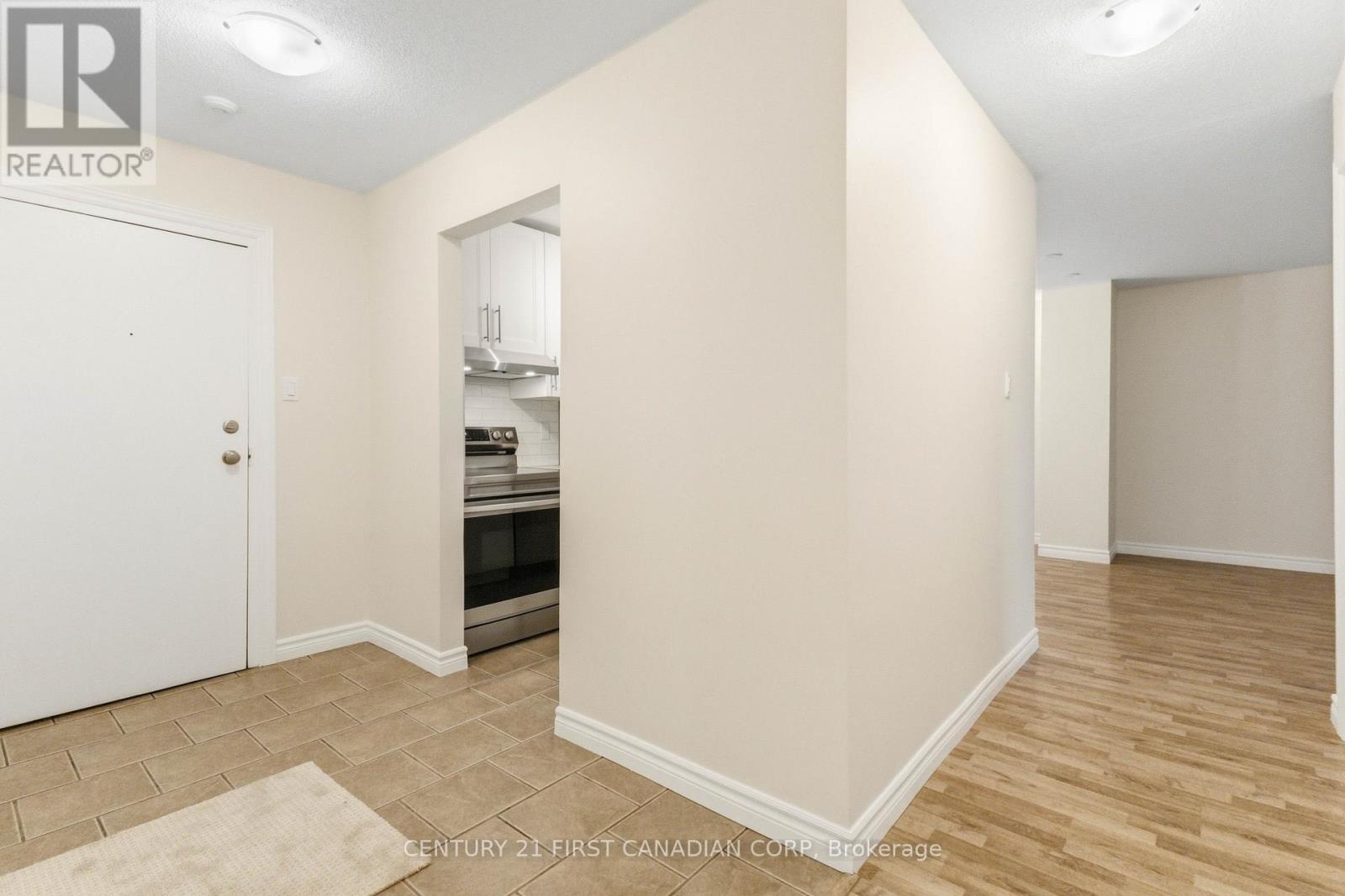 9 - 136 Conway Drive, London South, Ontario N6E 3N1 - Photo 9 - X12921726