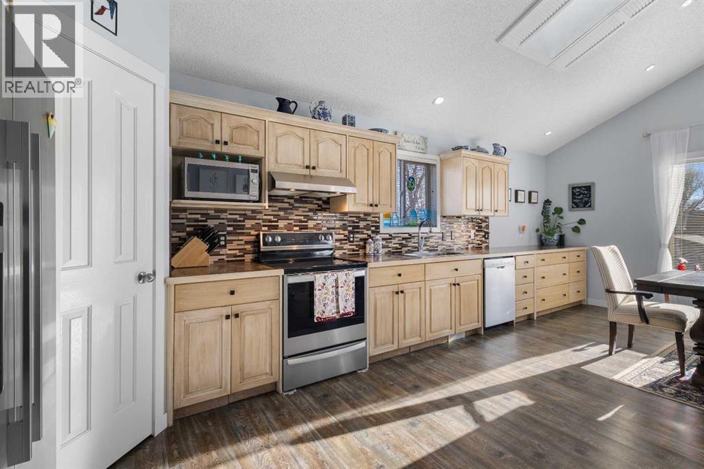 405 Highwood Village Place NW, High River, Alberta  T1V 1W1 - Photo 8 - A2280983