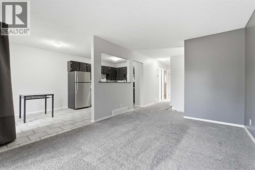 6137 Maddock Drive NE, Calgary, Alberta  T2A 3W3 - Photo 6 - A2294690