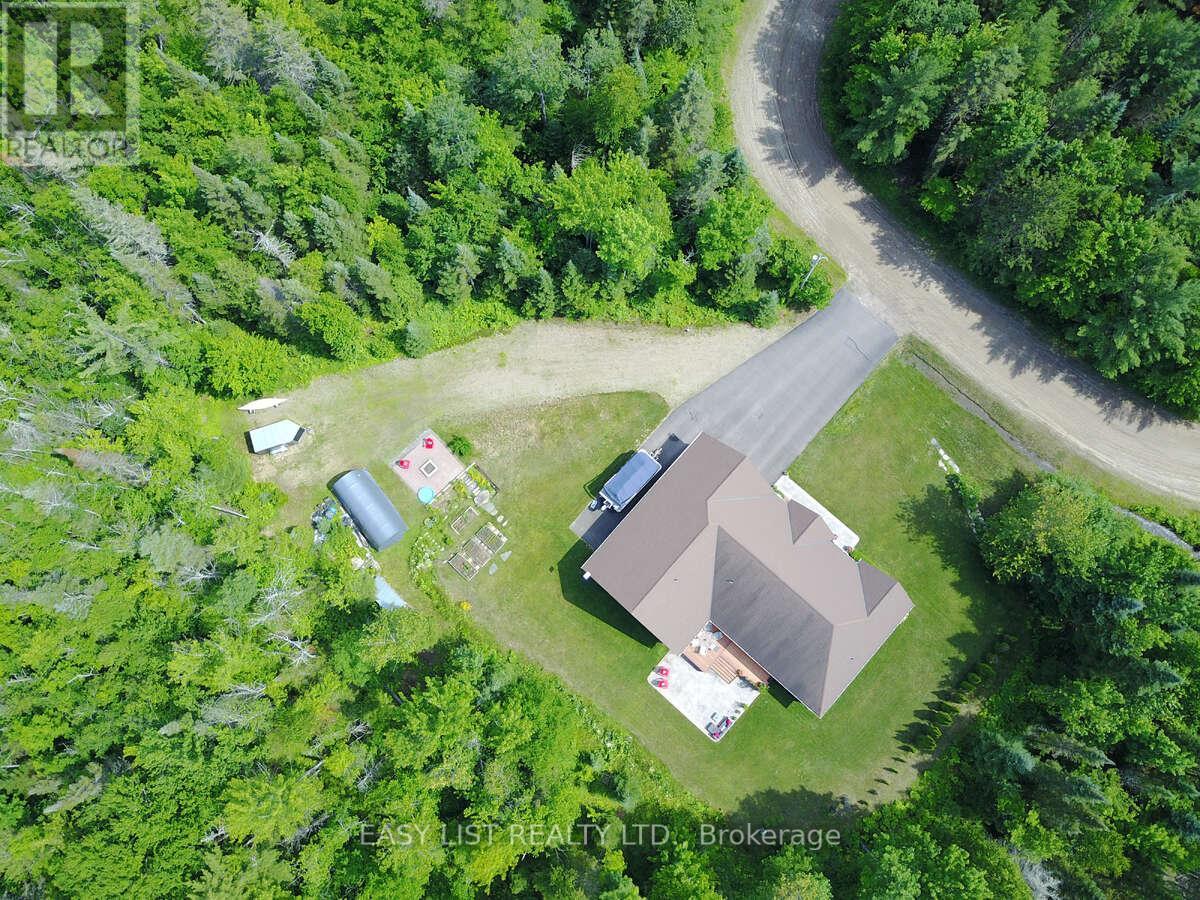 110 Monck Square, Laurentian Hills, Ontario  K0J 1P0 - Photo 6 - X12921790