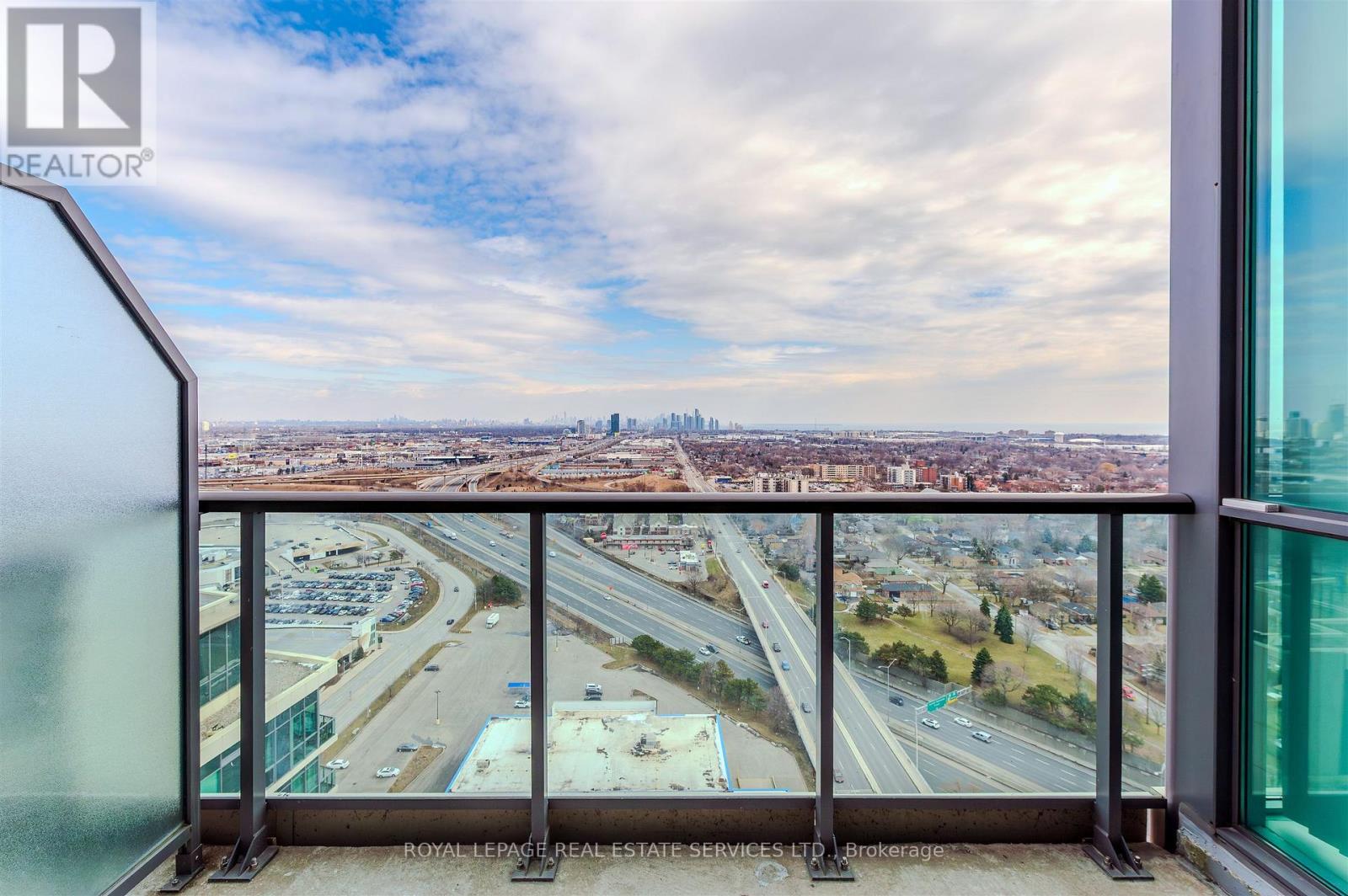 Ph101 - 215 Sherway Gardens Road, Toronto, Ontario M9C 0A4 - Photo 18 - W12905270