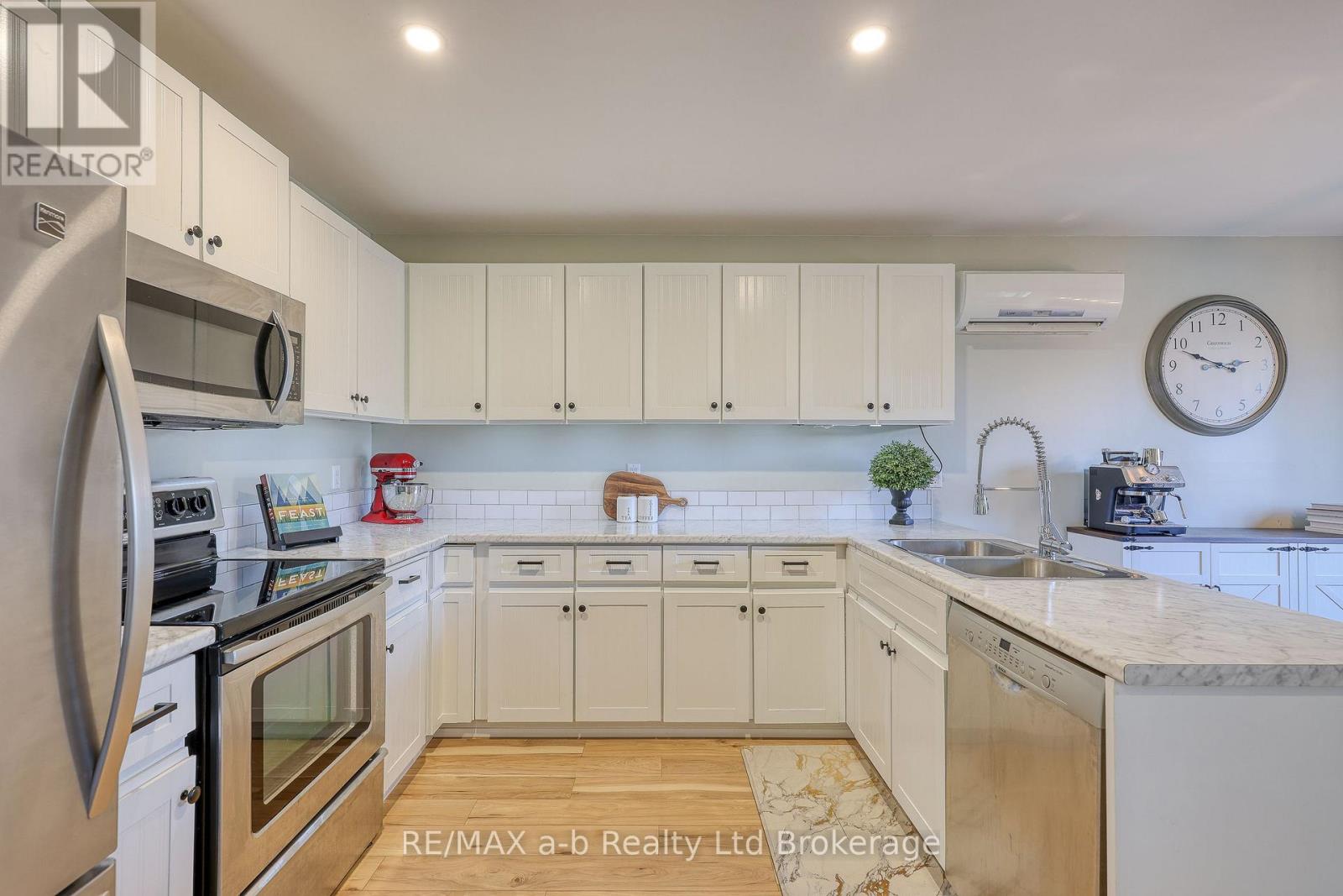 249 Arris Crescent, West Perth, Ontario  N0K 1N0 - Photo 10 - X12921734