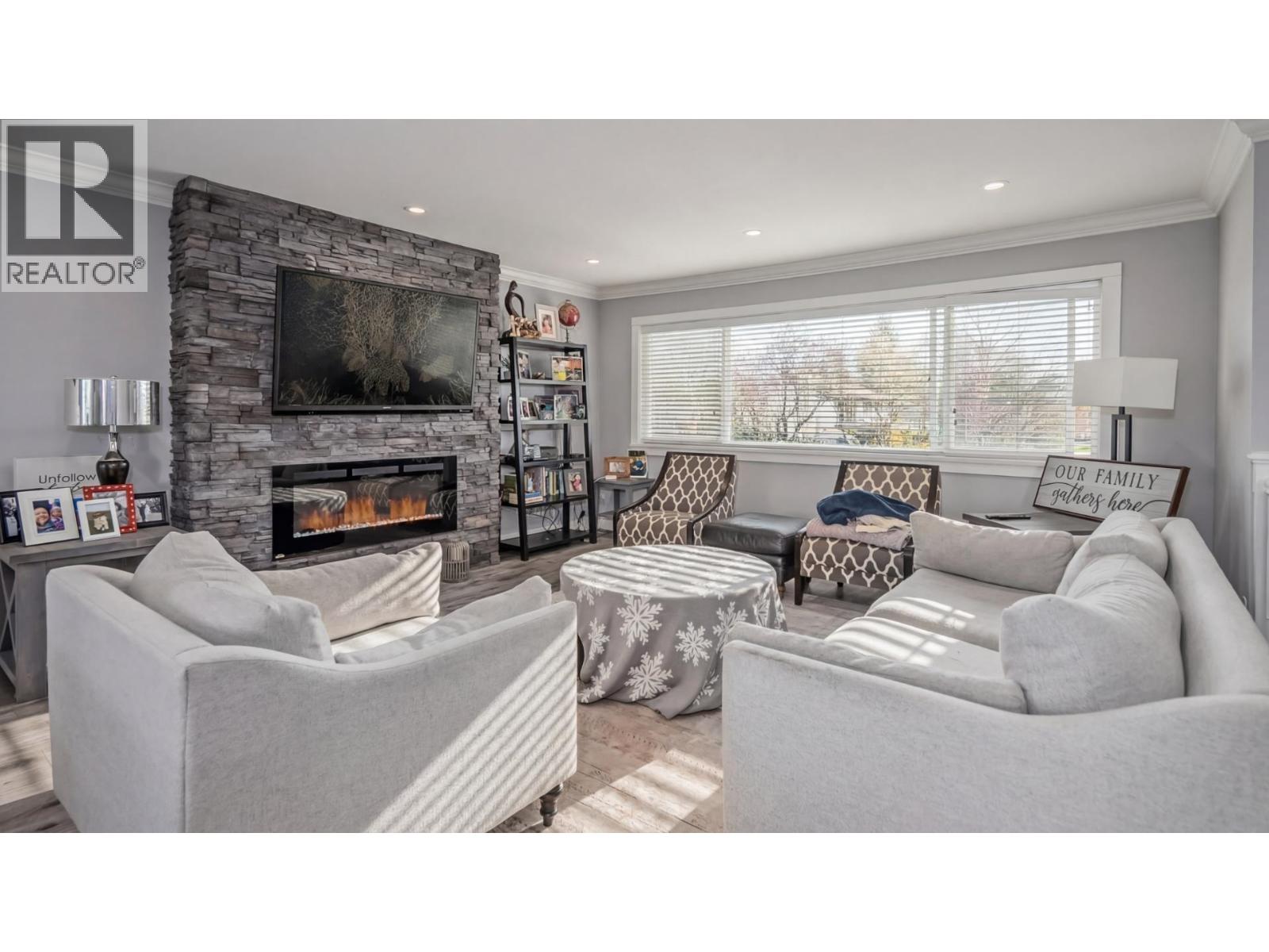 6096 49 Avenue, Delta, British Columbia  V4K 1Z1 - Photo 2 - R3103686