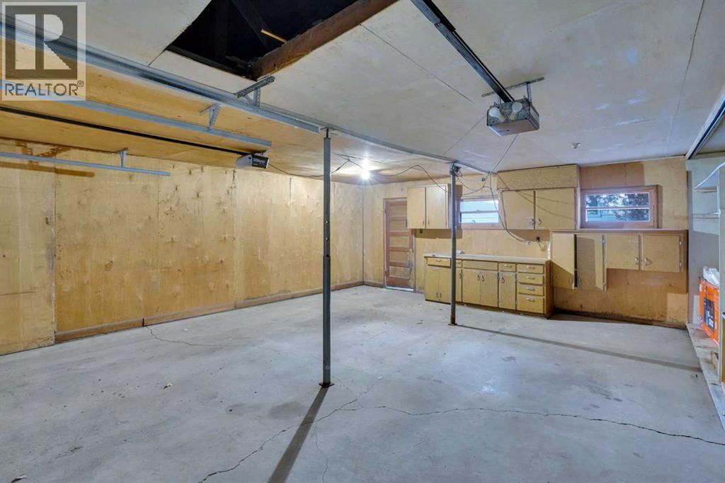 1956 Kelwood Drive SW, Calgary, Alberta  T3E 3Z3 - Photo 37 - A2275340