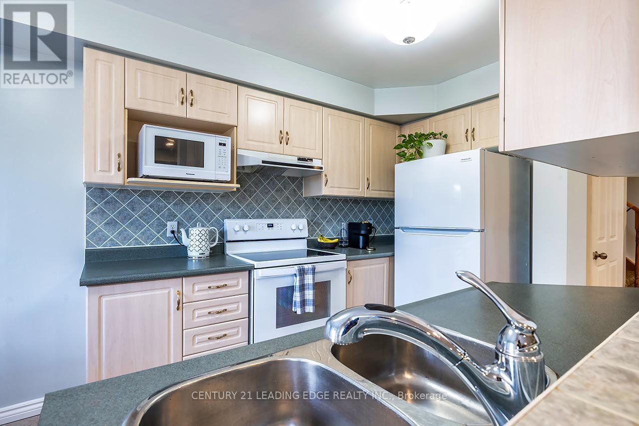 10 Oglevie Drive, Whitby, Ontario  L1R 2Y4 - Photo 15 - E12921784