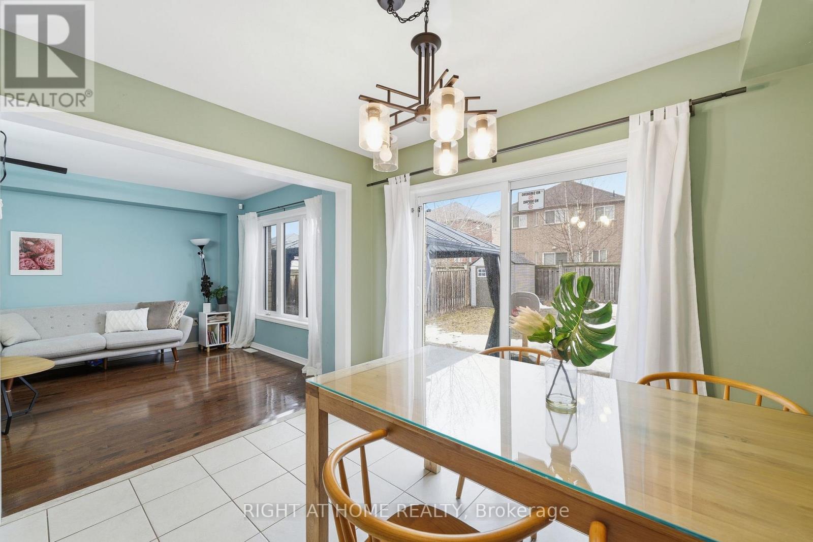 1209 Mary Lou Street, Innisfil, Ontario  L9S 0C2 - Photo 15 - N12921746