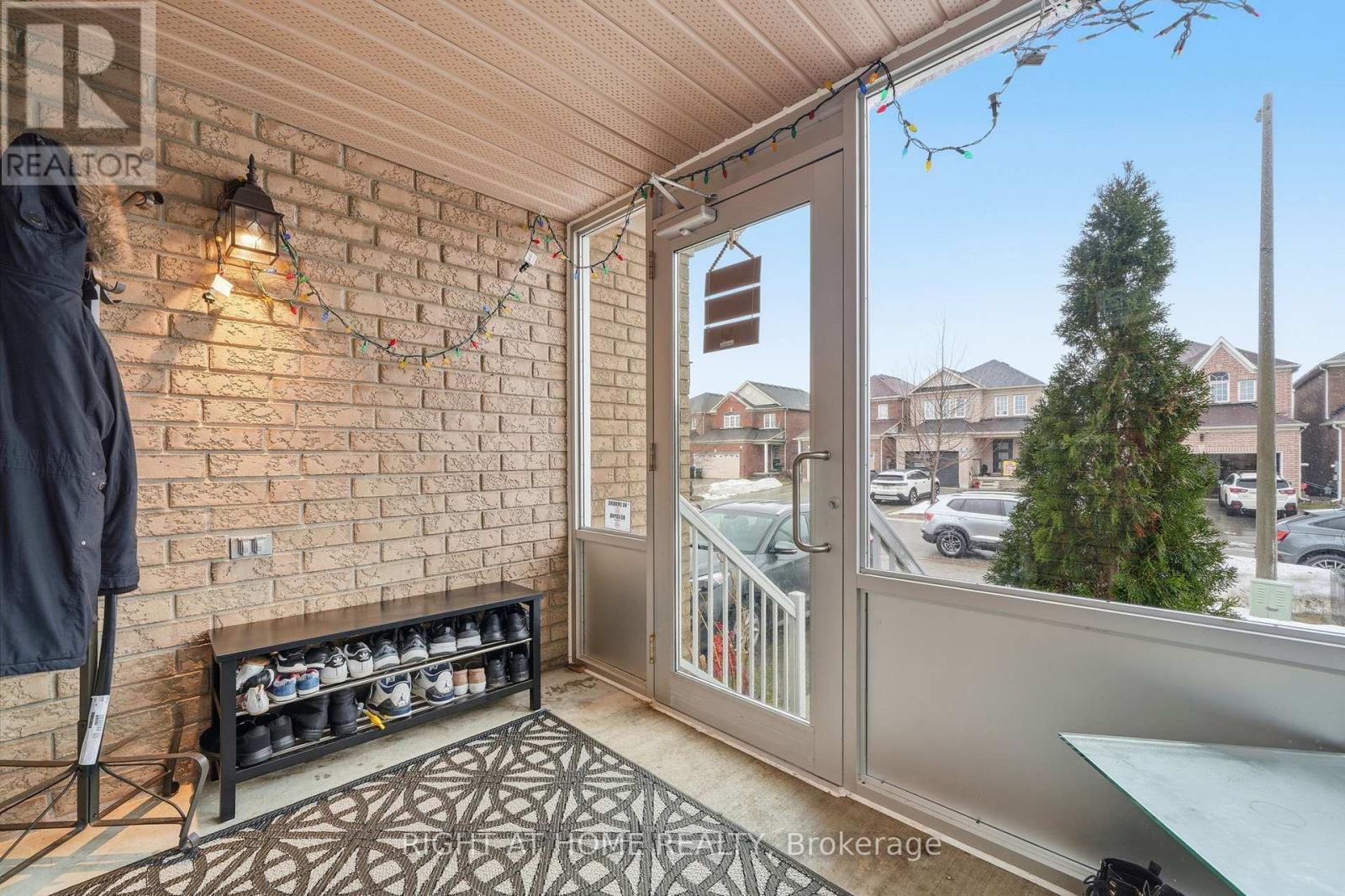 1209 Mary Lou Street, Innisfil, Ontario  L9S 0C2 - Photo 5 - N12921746