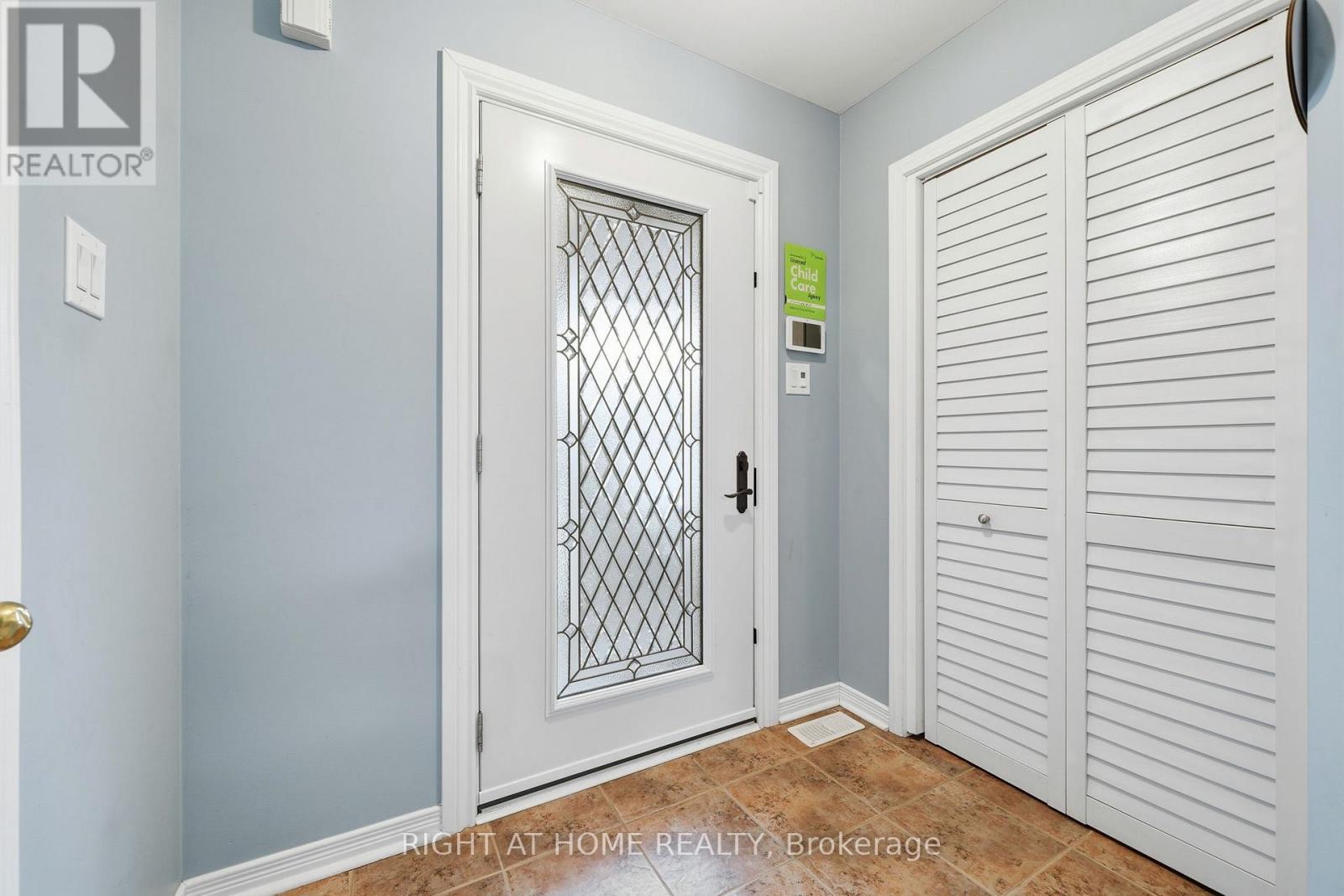 1209 Mary Lou Street, Innisfil, Ontario  L9S 0C2 - Photo 6 - N12921746