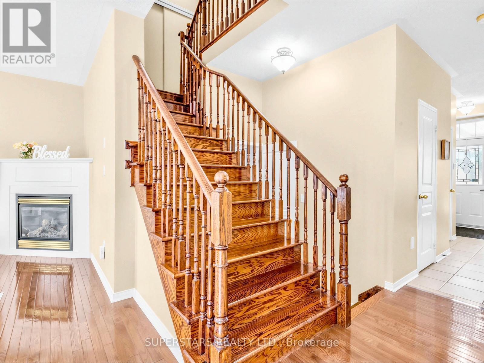 7 Wilcliff Court, Markham, Ontario  L6E 2E5 - Photo 17 - N12921758