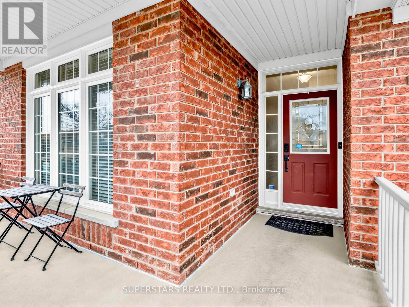 7 Wilcliff Court, Markham, Ontario  L6E 2E5 - Photo 2 - N12921758