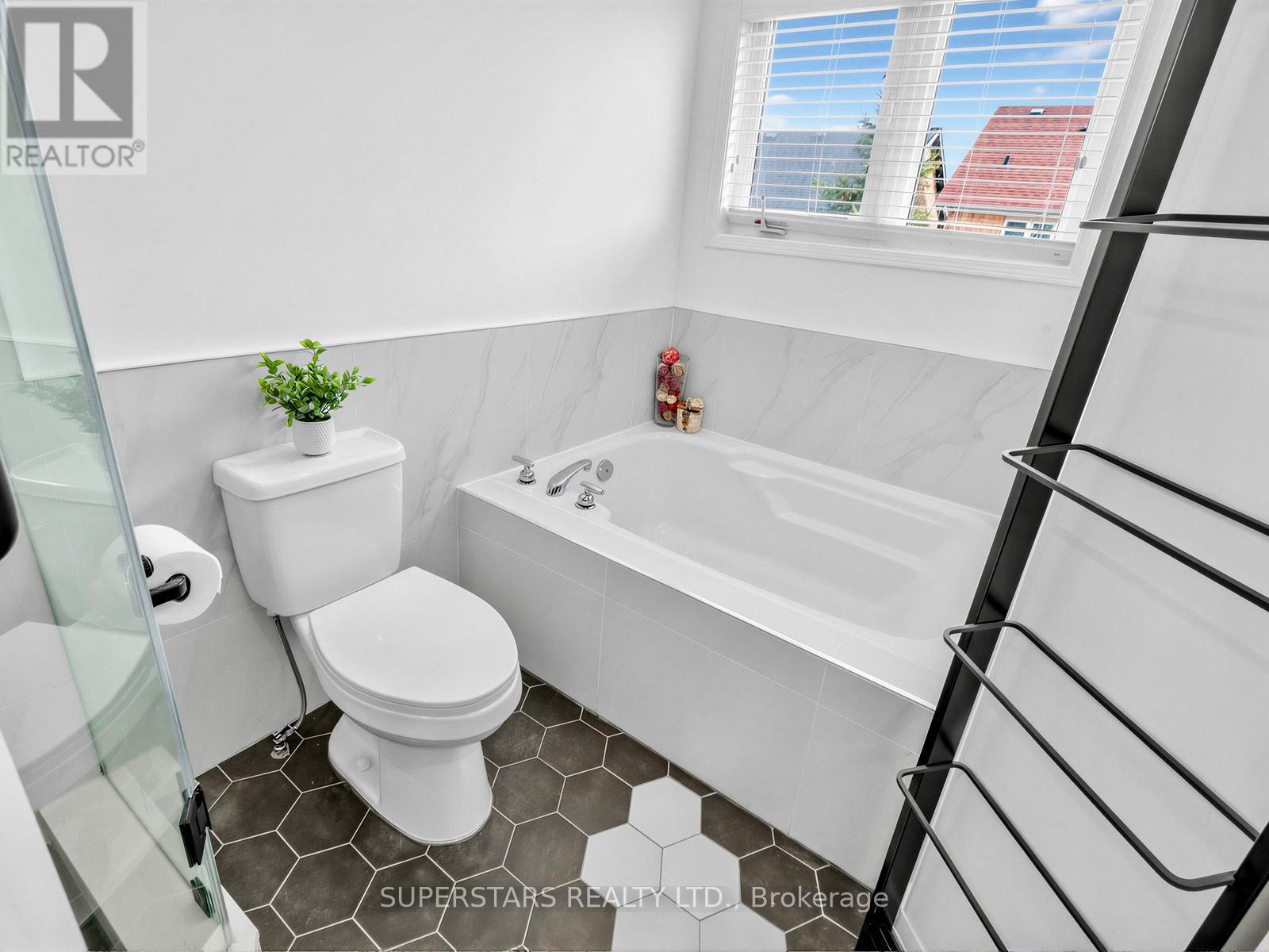 7 Wilcliff Court, Markham, Ontario  L6E 2E5 - Photo 21 - N12921758