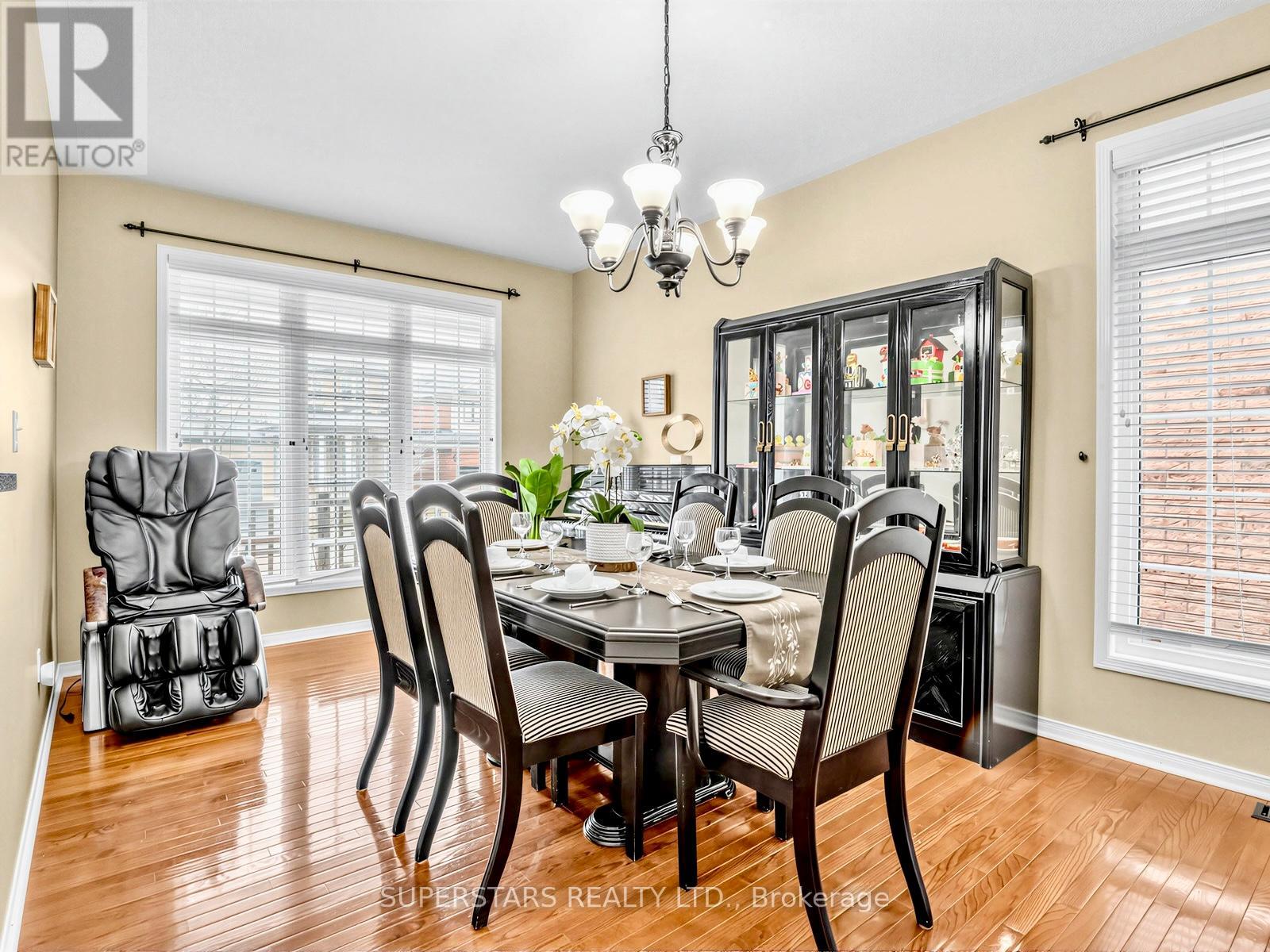 7 Wilcliff Court, Markham, Ontario  L6E 2E5 - Photo 6 - N12921758