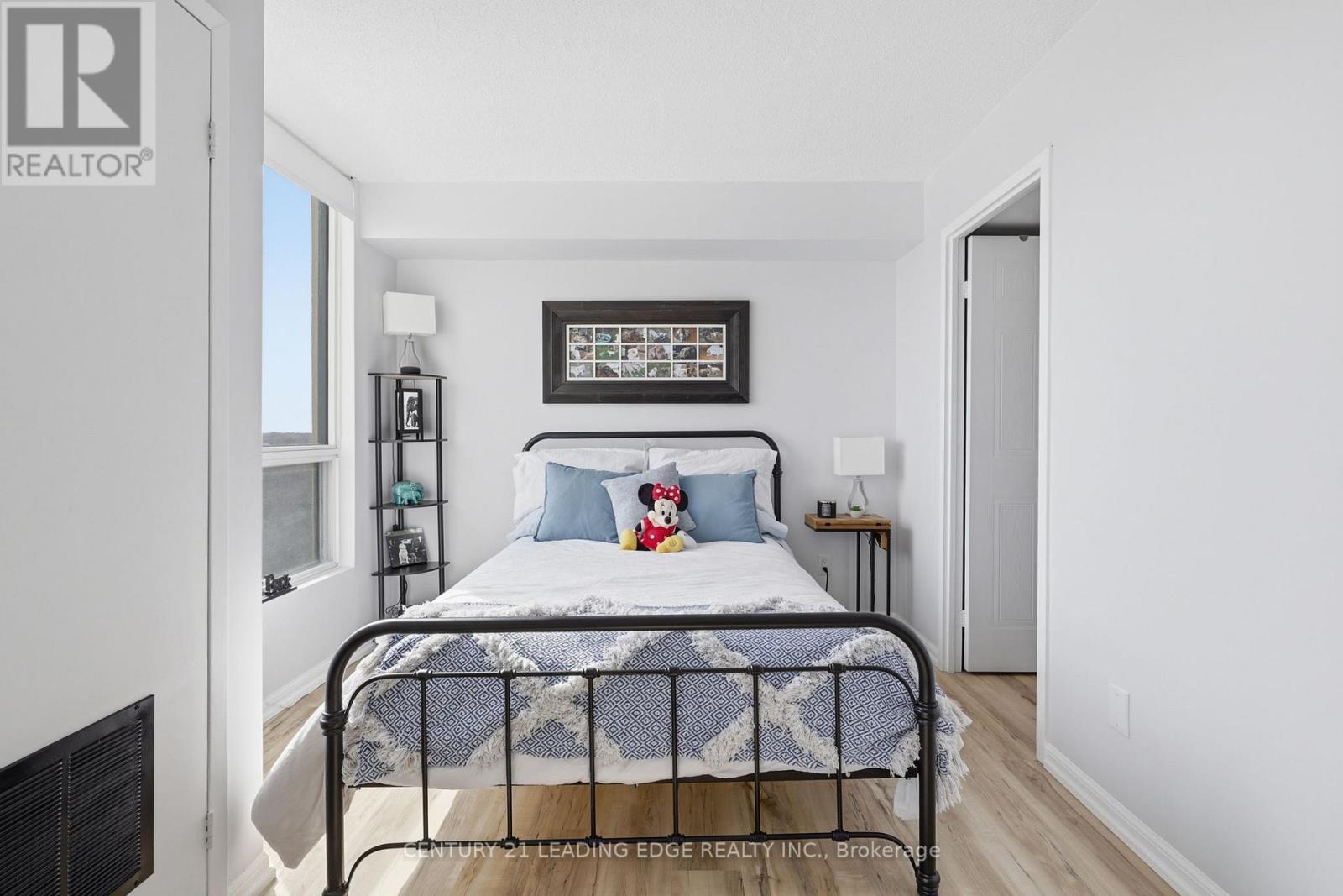 1102 - 75 Ellen Street, Barrie, Ontario L4N 7R6 - Photo 12 - S12918174