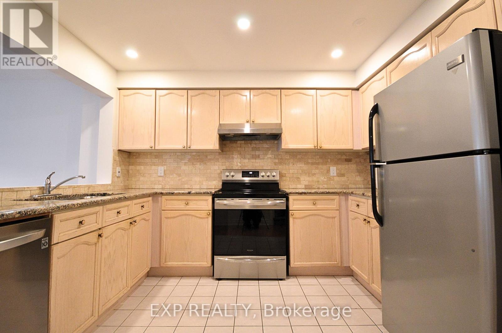 75 - 1292 Sherwood Mills Boulevard, Mississauga, Ontario  L5V 2G8 - Photo 4 - W12920702