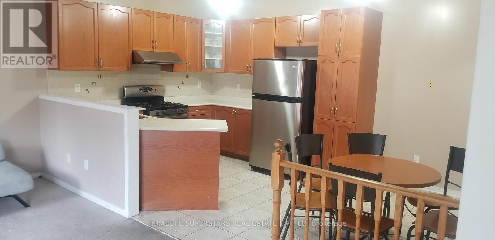 13 Grover(Main & 2nd Floor) Road, Brampton, Ontario  L6Y 5R4 - Photo 7 - W12918922