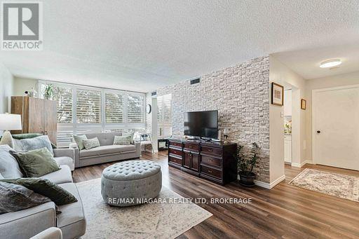 210 - 5100 Dorchester Road, Niagara Falls, Ontario  L2E 7H4 - Photo 4 - X12921706