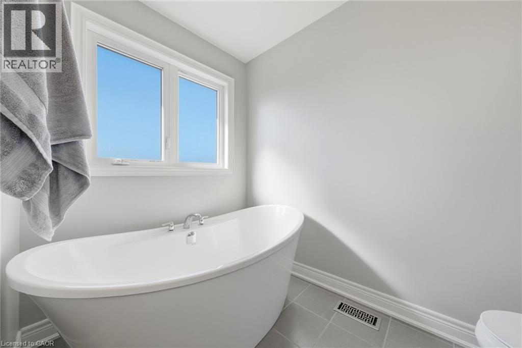 8 Myrtle Street, Fonthill, Ontario  L0S 1E6 - Photo 35 - 40815211