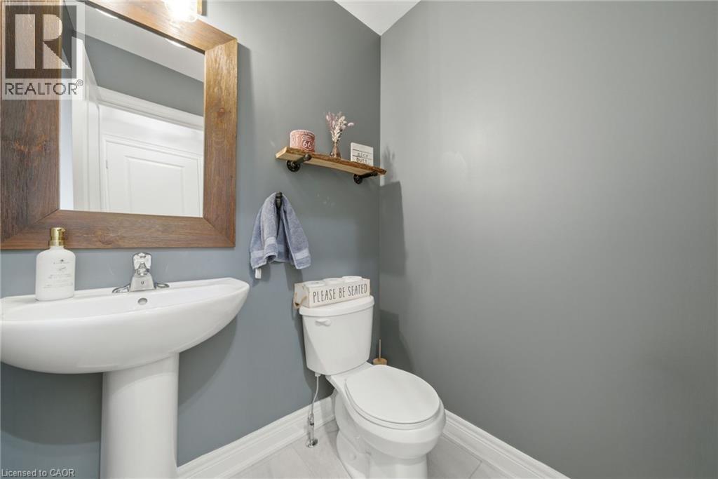 8 Myrtle Street, Fonthill, Ontario  L0S 1E6 - Photo 9 - 40815211