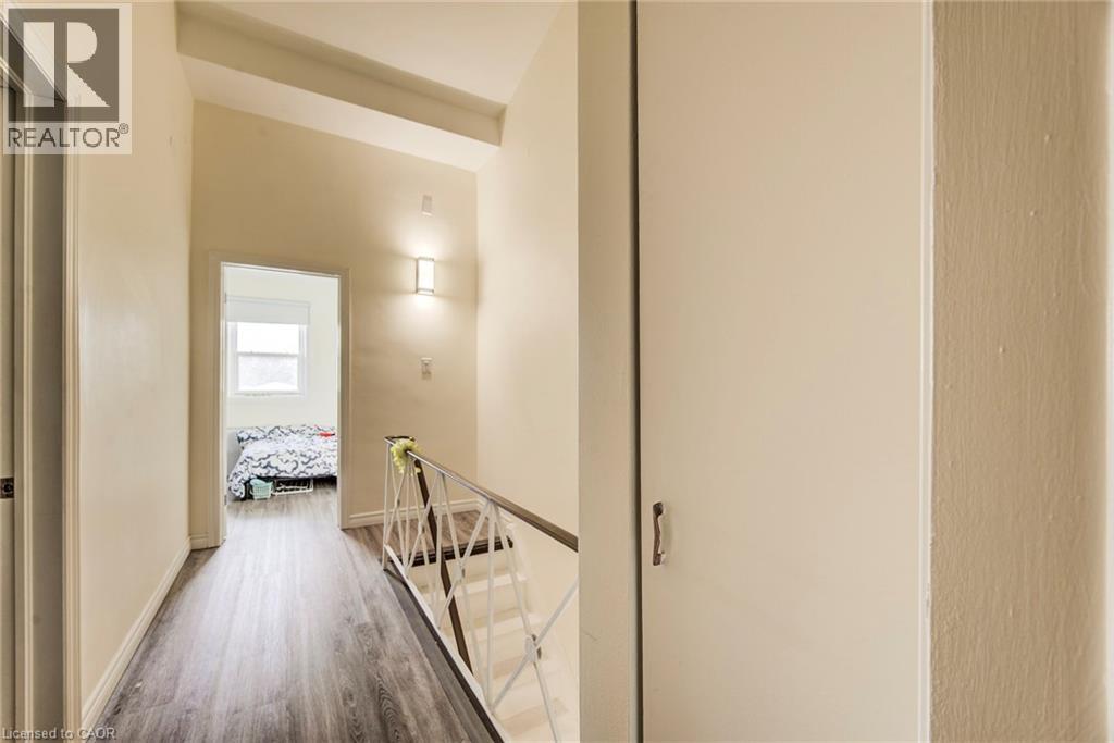 284 Westcourt Place, Waterloo, Ontario  N2L 2R7 - Photo 10 - 40815140