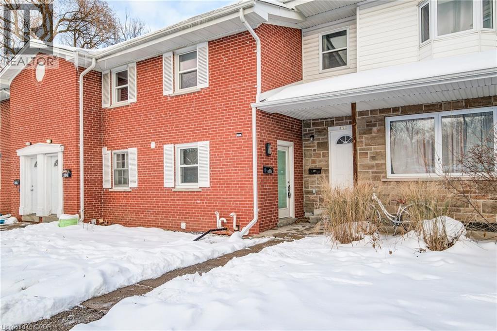 284 Westcourt Place, Waterloo, Ontario  N2L 2R7 - Photo 2 - 40815140