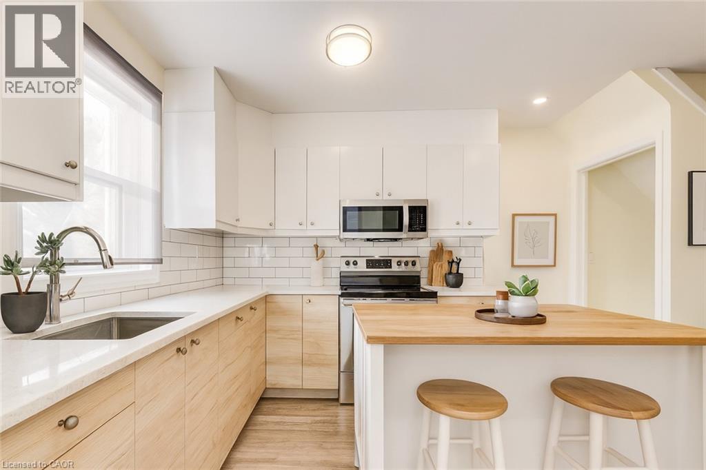 284 Westcourt Place, Waterloo, Ontario  N2L 2R7 - Photo 5 - 40815140