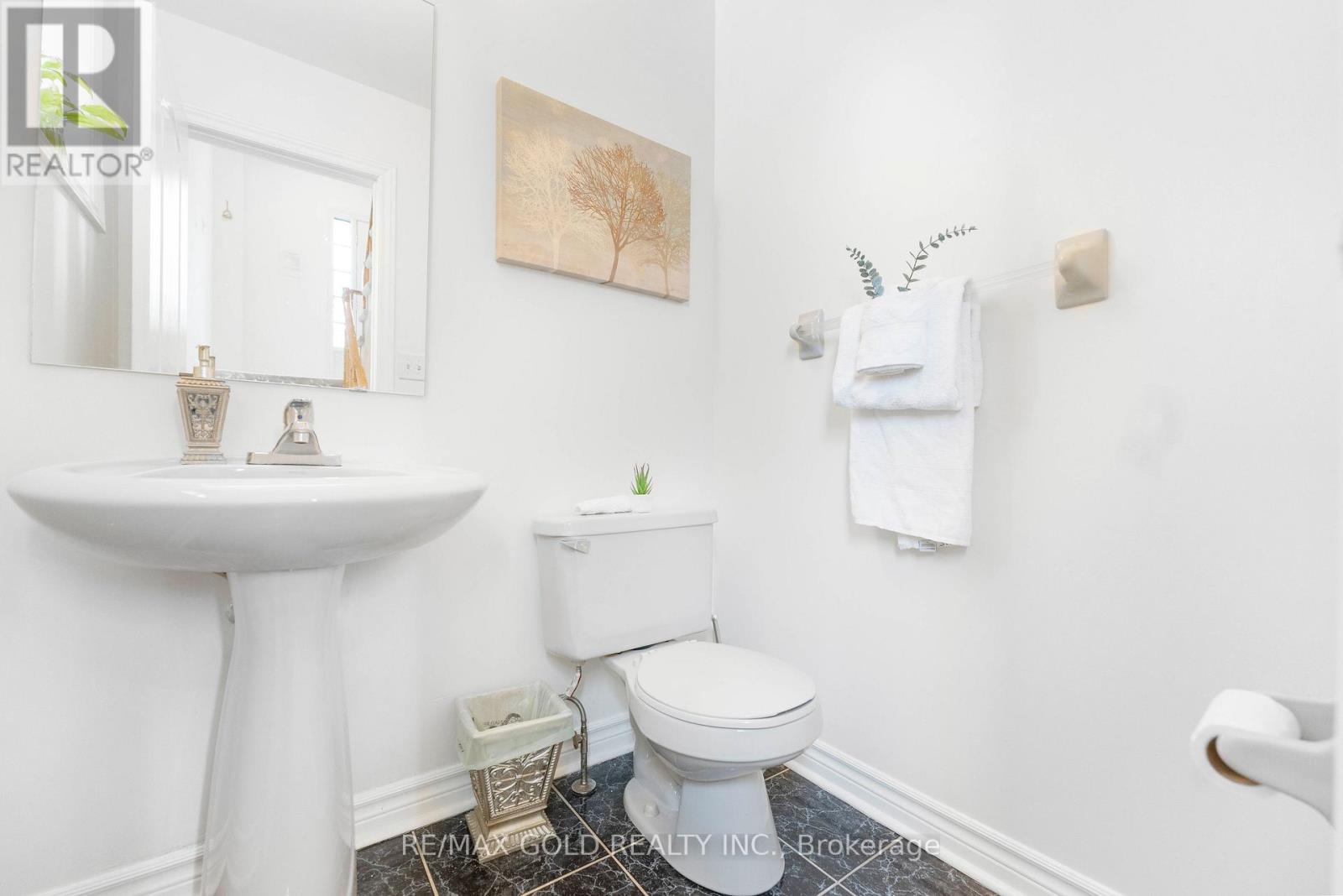 23 Pathmaster Road, Brampton, Ontario  L6P 2G8 - Photo 7 - W12921724