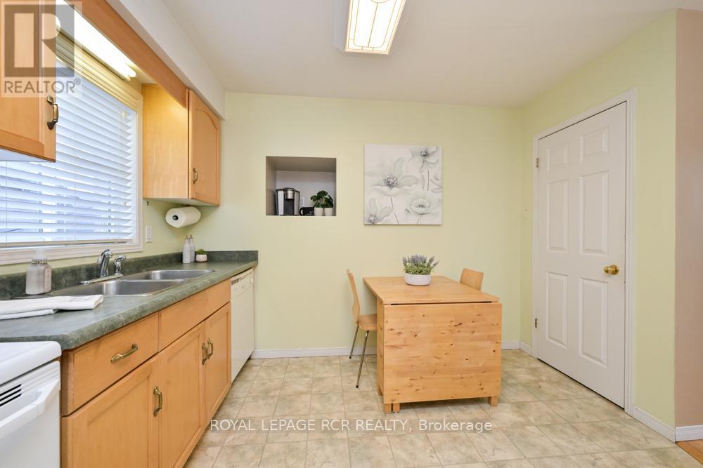 83 Glengarry Road, Orangeville, Ontario  L9W 5E2 - Photo 10 - W12921732