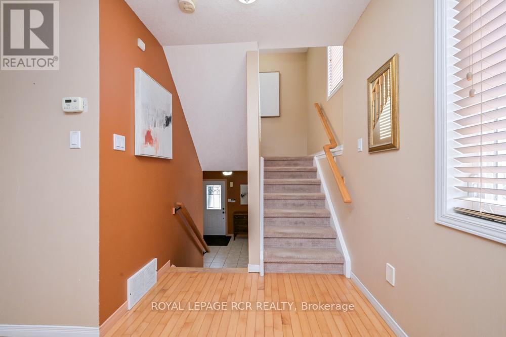 83 Glengarry Road, Orangeville, Ontario  L9W 5E2 - Photo 13 - W12921732