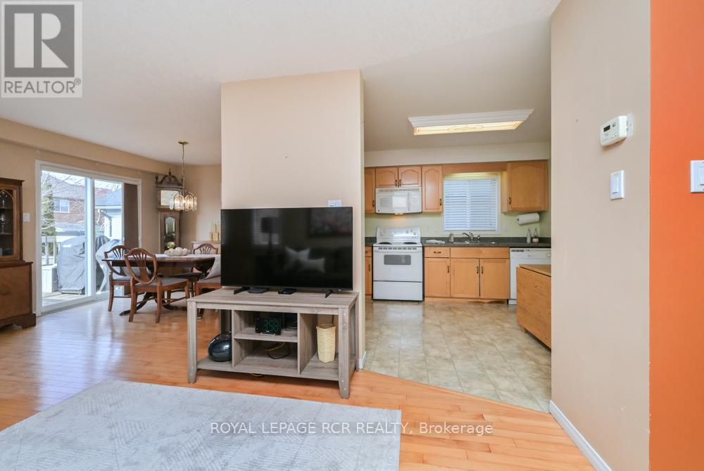 83 Glengarry Road, Orangeville, Ontario  L9W 5E2 - Photo 7 - W12921732