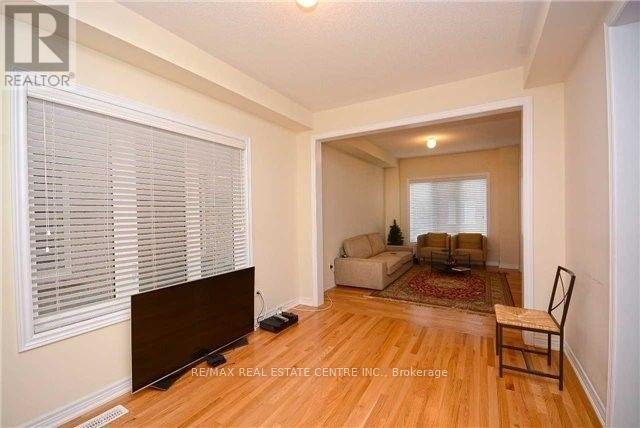 64 Yardley Crescent S, Brampton, Ontario  L6X 5L7 - Photo 3 - W12921744