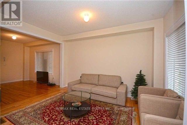 64 Yardley Crescent S, Brampton, Ontario  L6X 5L7 - Photo 5 - W12921744