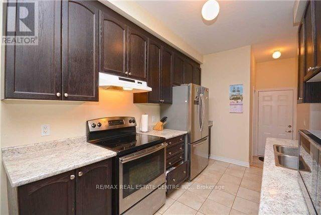 64 Yardley Crescent S, Brampton, Ontario  L6X 5L7 - Photo 8 - W12921744