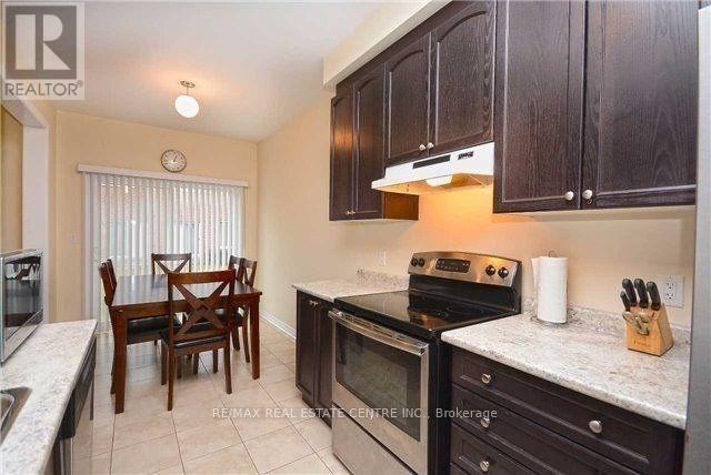 64 Yardley Crescent S, Brampton, Ontario  L6X 5L7 - Photo 9 - W12921744