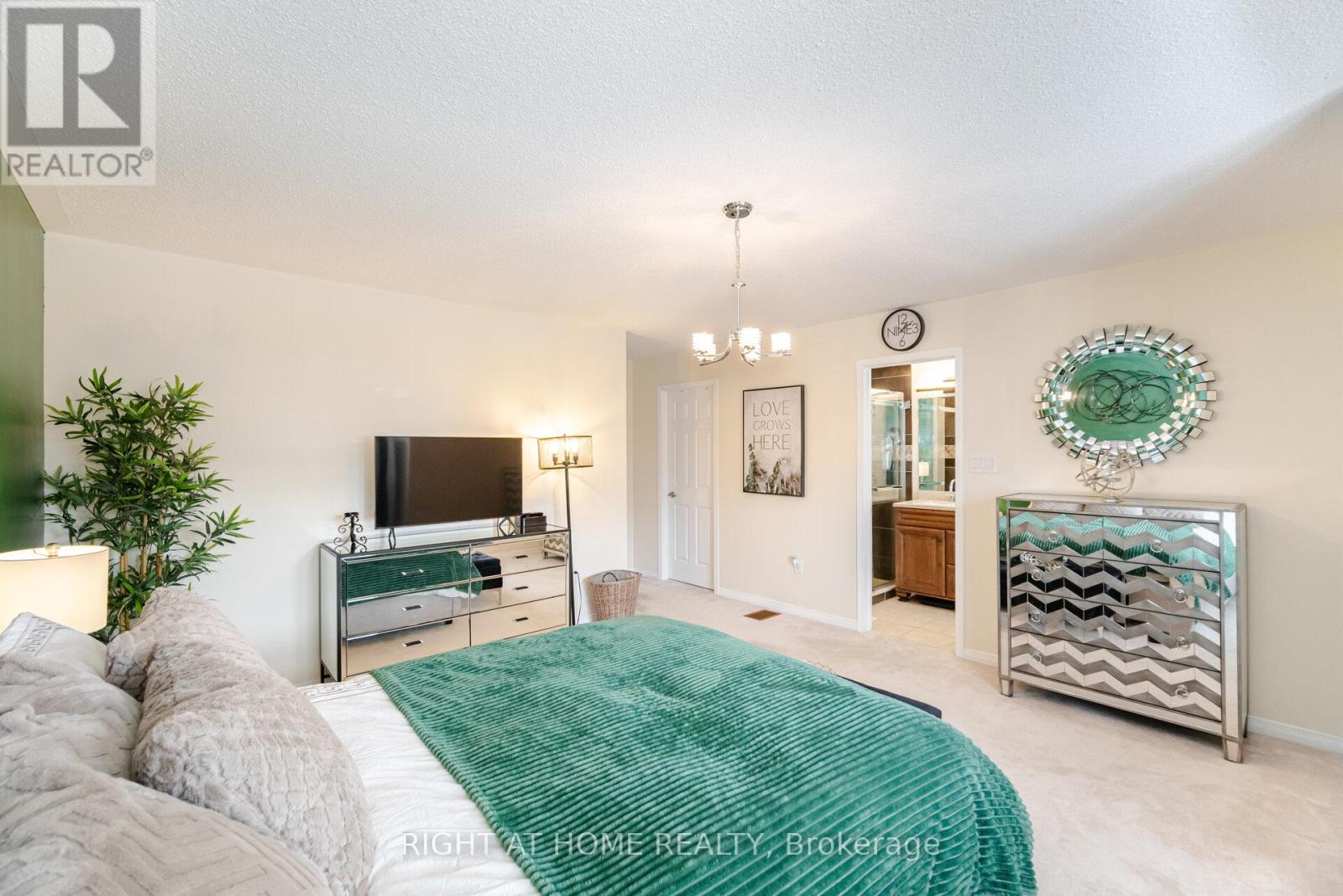 14 Duffel Crescent, Halton Hills, Ontario  L7G 0H7 - Photo 21 - W12921748