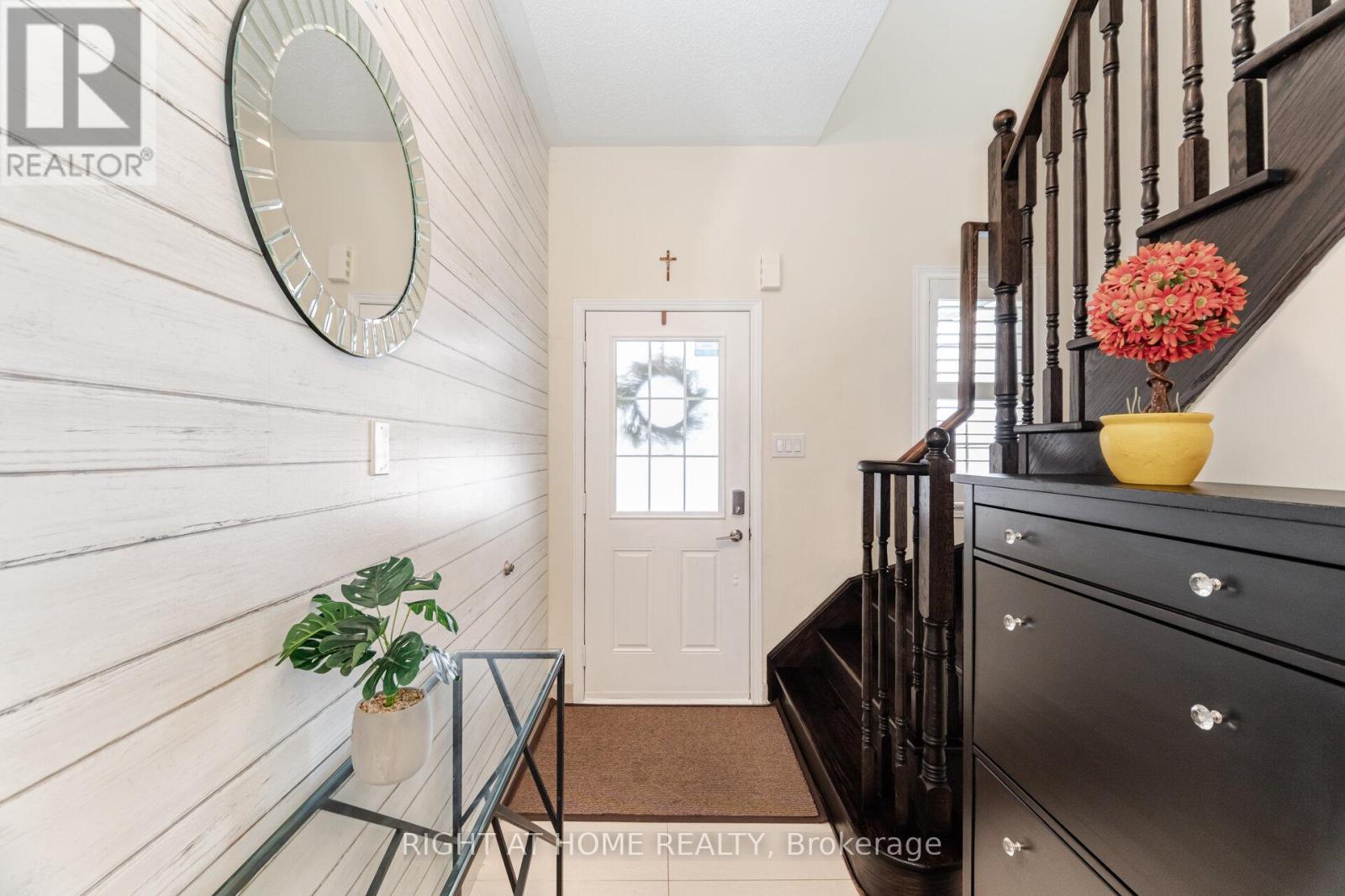 14 Duffel Crescent, Halton Hills, Ontario  L7G 0H7 - Photo 3 - W12921748