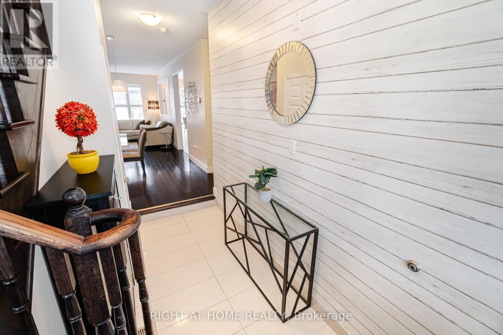 14 Duffel Crescent, Halton Hills, Ontario  L7G 0H7 - Photo 4 - W12921748