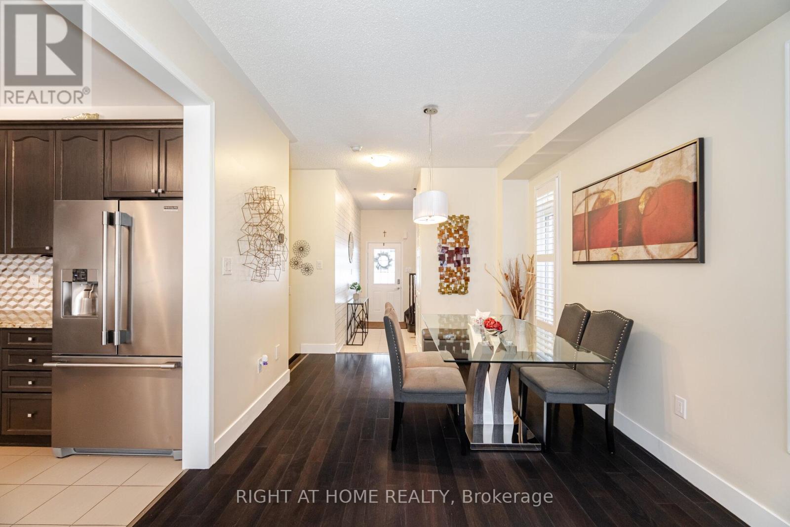 14 Duffel Crescent, Halton Hills, Ontario  L7G 0H7 - Photo 6 - W12921748