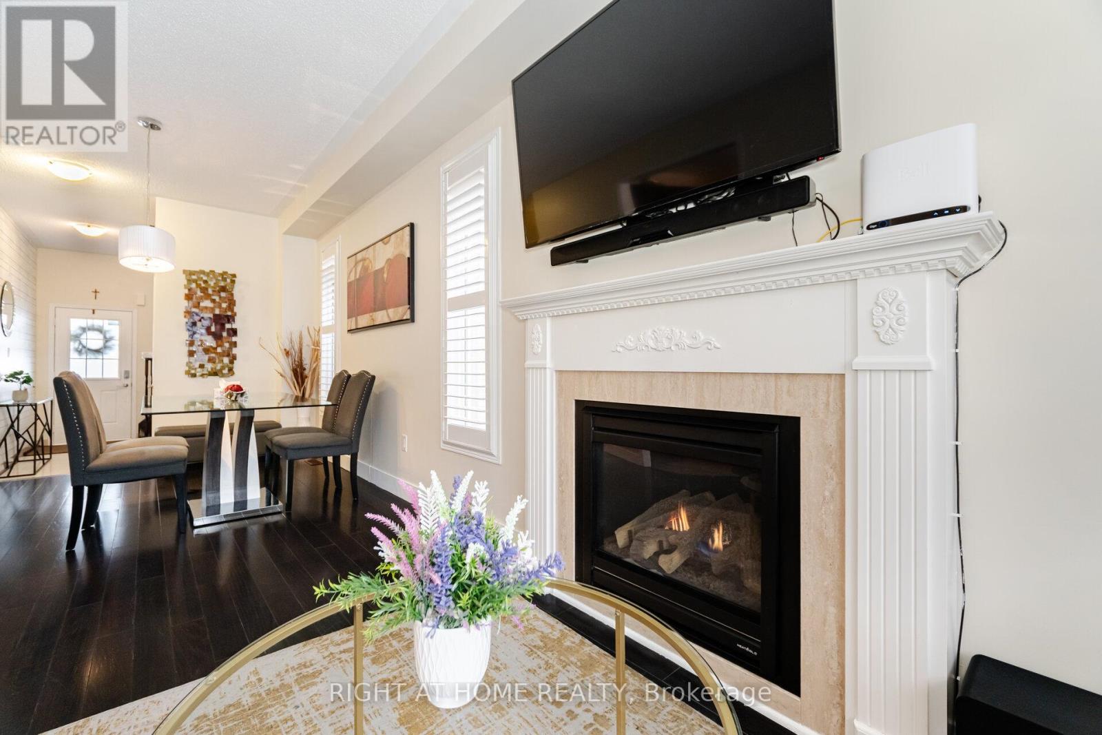 14 Duffel Crescent, Halton Hills, Ontario  L7G 0H7 - Photo 9 - W12921748