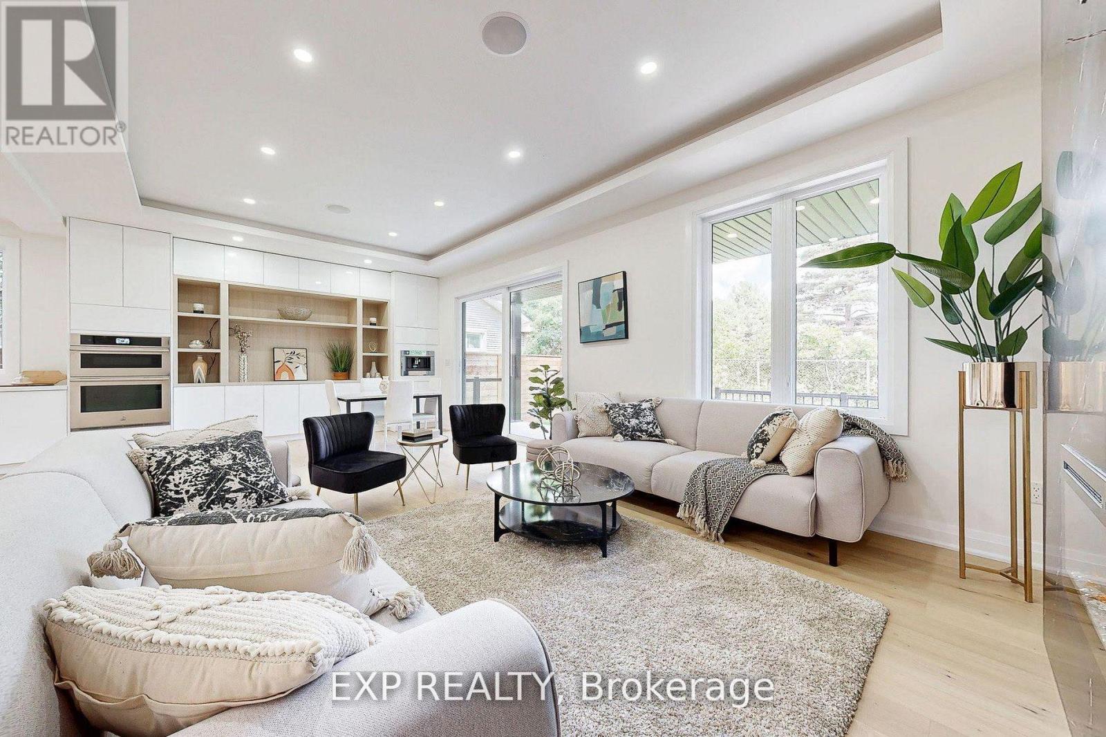 768 Montbeck Crescent, Mississauga, Ontario  L5G 1P3 - Photo 17 - W12921794