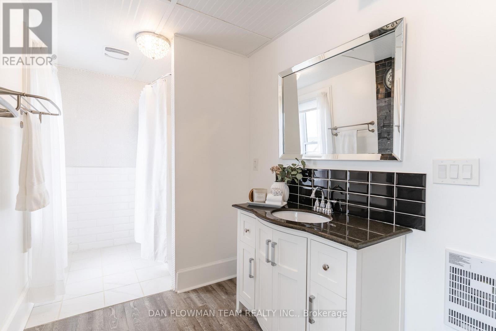 48 Dunn Street, Kawartha Lakes, Ontario  K0M 1A0 - Photo 35 - X12921704