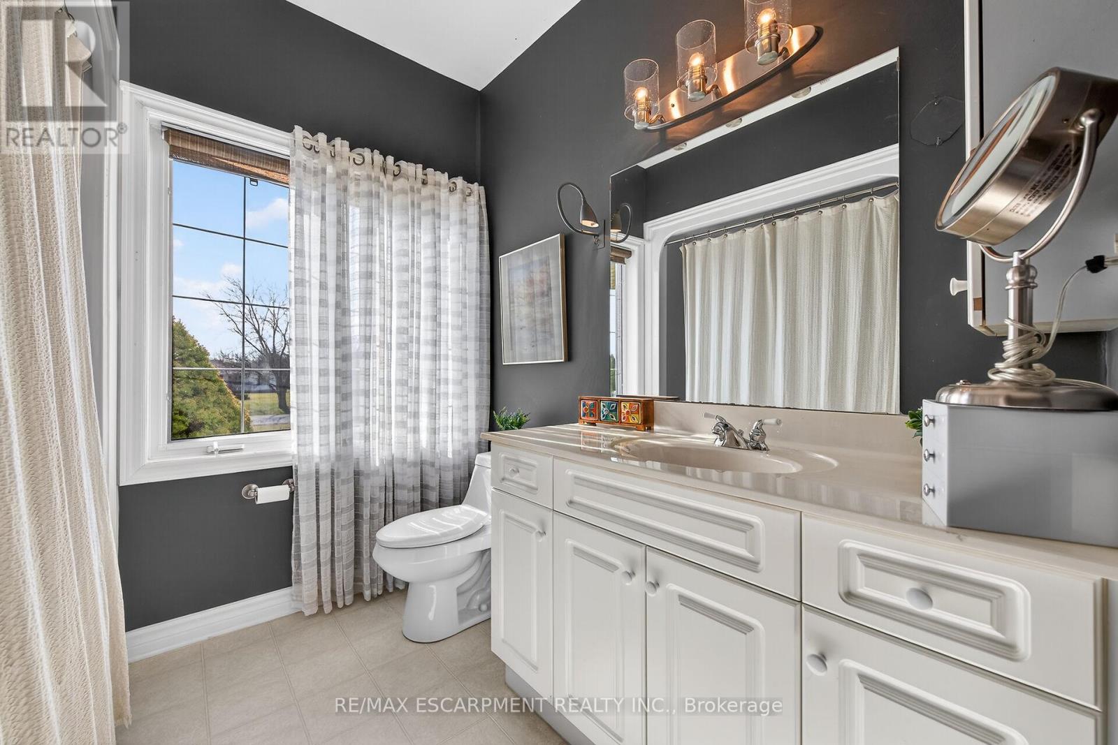 2 Foxlow Crescent, Haldimand, Ontario  N0A 1E0 - Photo 29 - X12921762