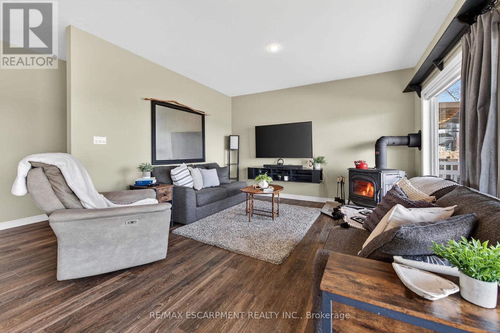 2 Foxlow Crescent, Haldimand, Ontario  N0A 1E0 - Photo 8 - X12921762