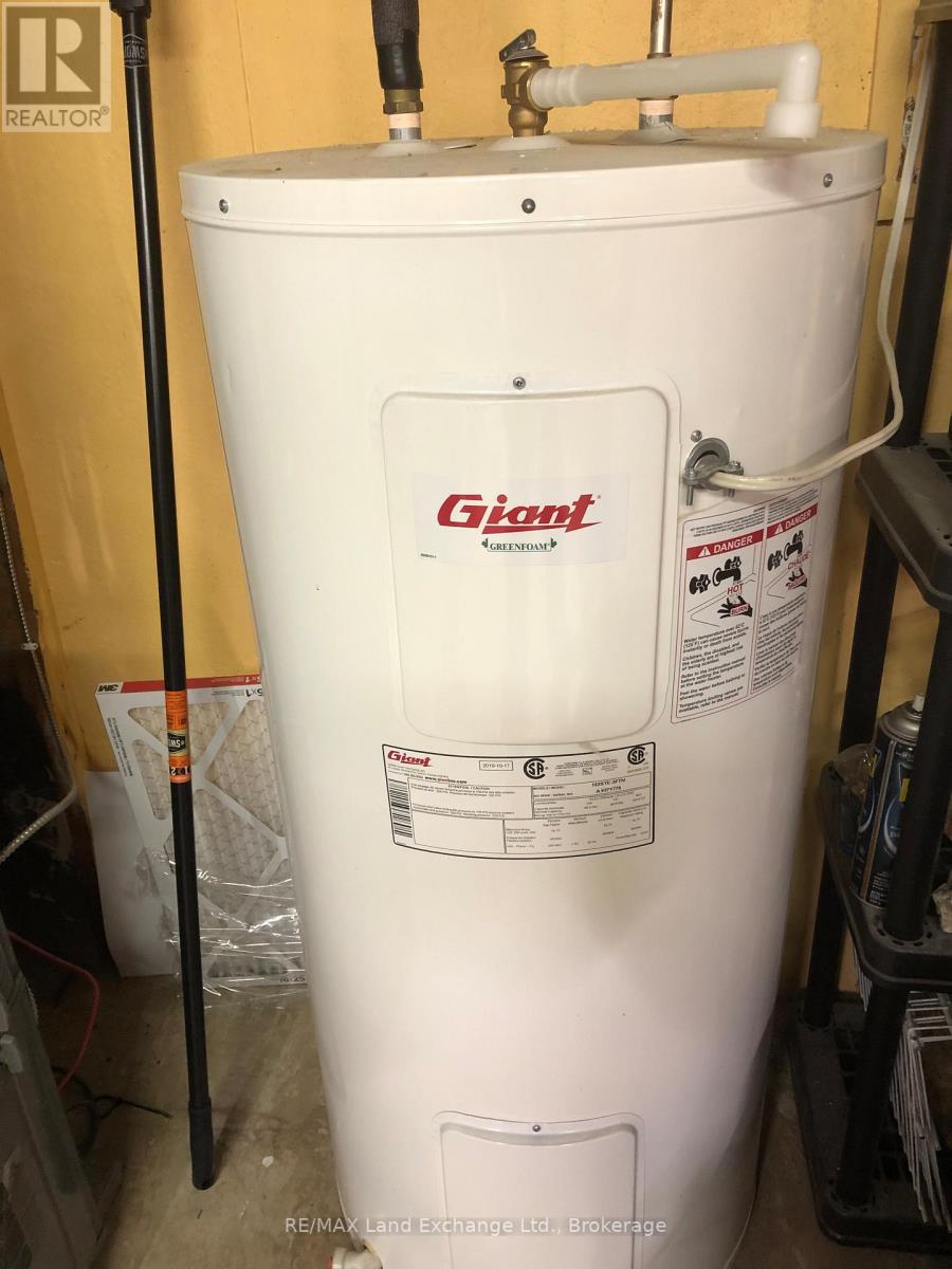 682 Kennard Crescent, Kincardine, Ontario N2Z 1T3 - Photo 21 - X12917748