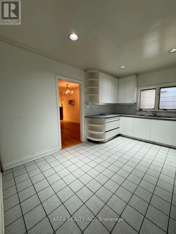 Main - 39 Rosethorn Avenue, Toronto, Ontario  M6N 3K7 - Photo 3 - W12921674