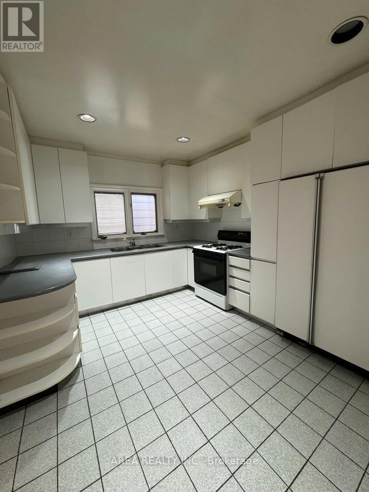 MAIN - 39 ROSETHORN AVENUE, Toronto, Ontario