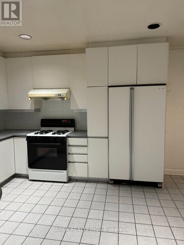 Main - 39 Rosethorn Avenue, Toronto, Ontario  M6N 3K7 - Photo 2 - W12921674