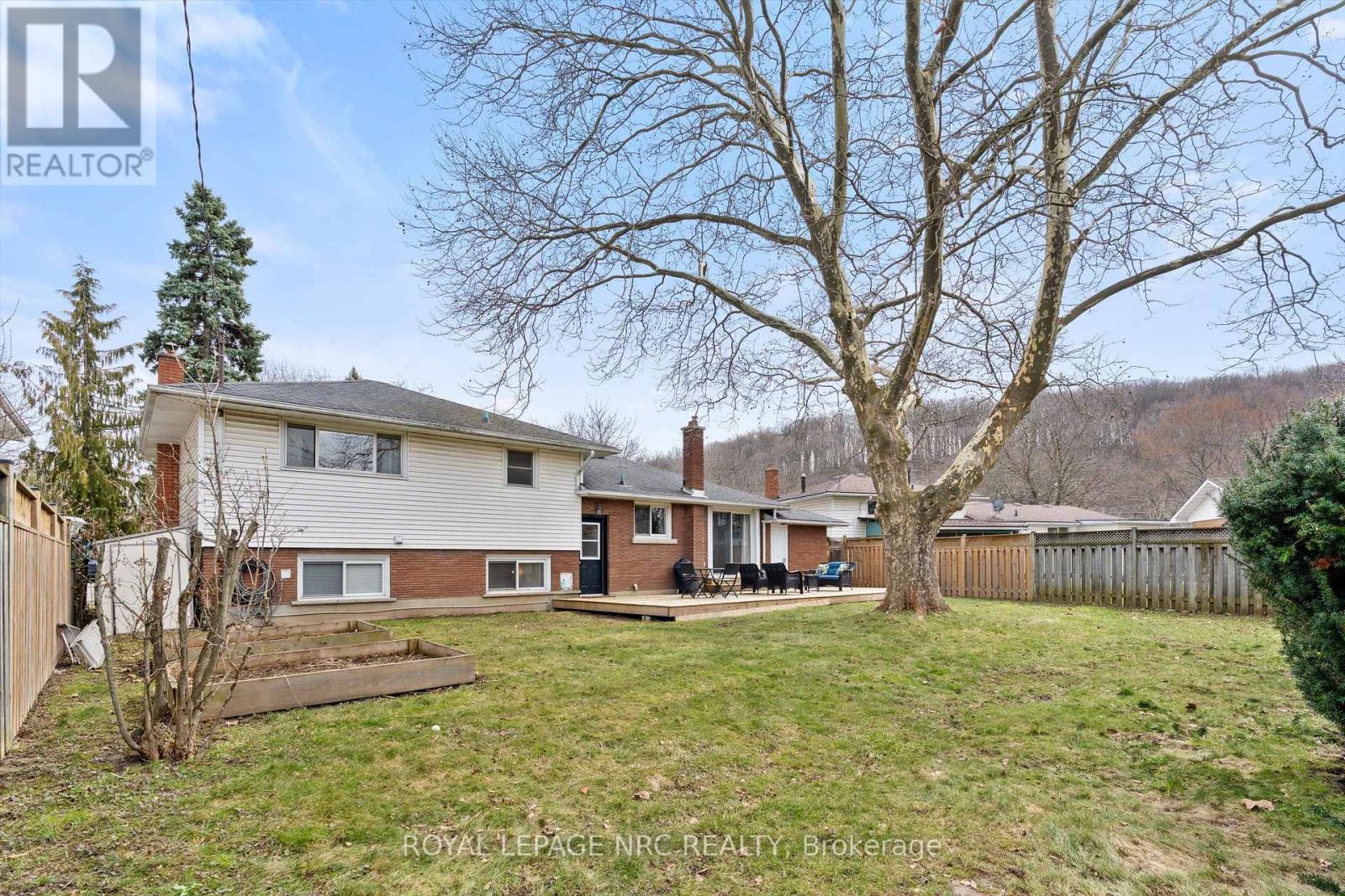 24 Valerie Drive, St. Catharines, Ontario  L2T 3G5 - Photo 32 - X12921798