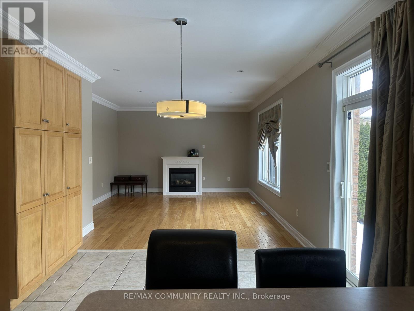 40 Grand Oak Drive, Richmond Hill, Ontario  L4E 3Z9 - Photo 5 - N12826956