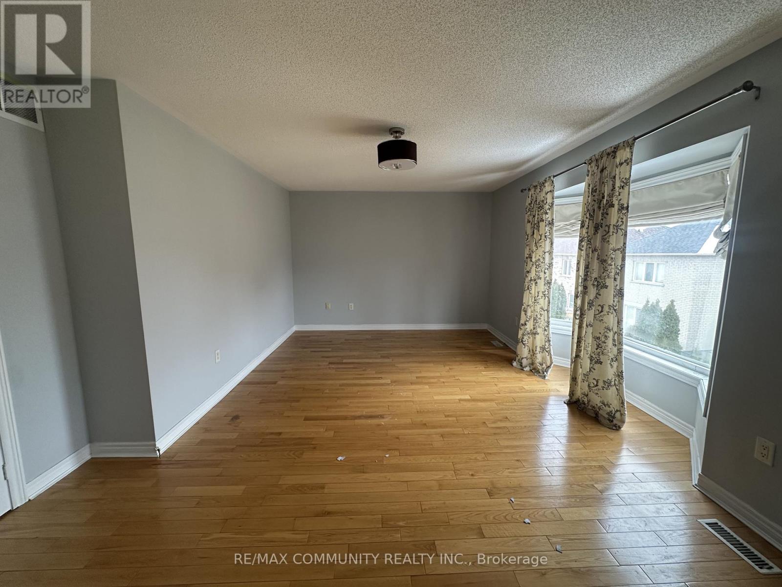 40 Grand Oak Drive, Richmond Hill, Ontario  L4E 3Z9 - Photo 14 - N12826956