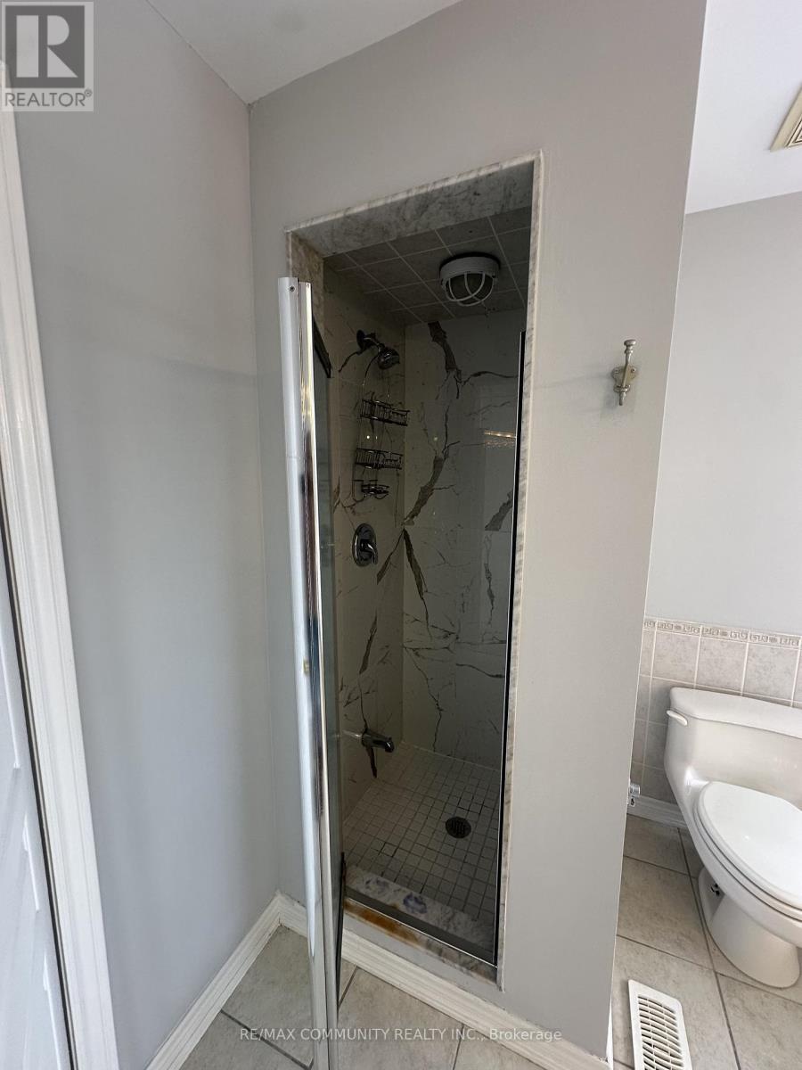 40 Grand Oak Drive, Richmond Hill, Ontario  L4E 3Z9 - Photo 11 - N12826956